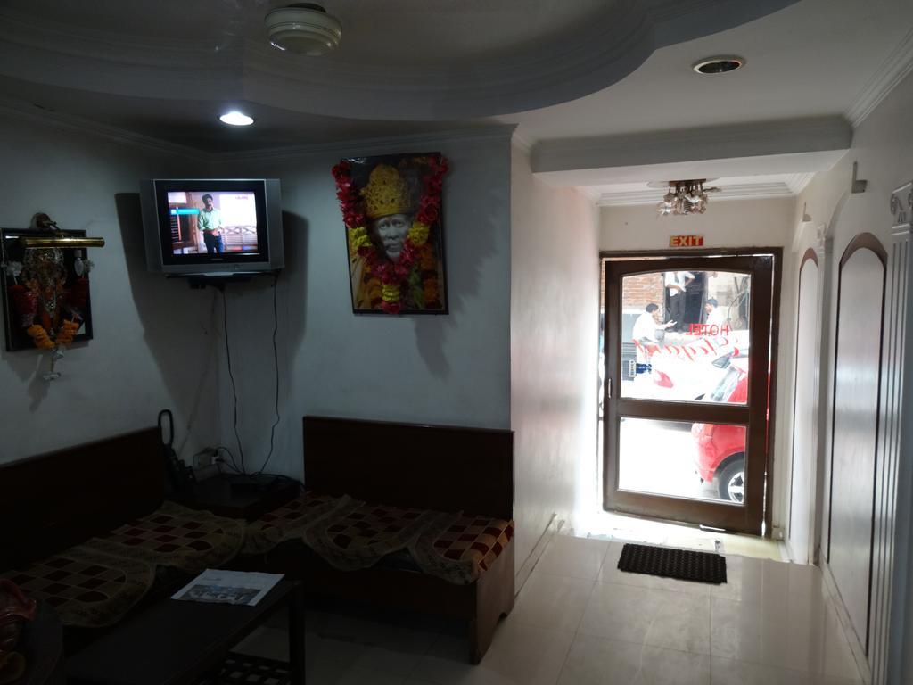Hotel Elegant International Нью-Дели Экстерьер фото