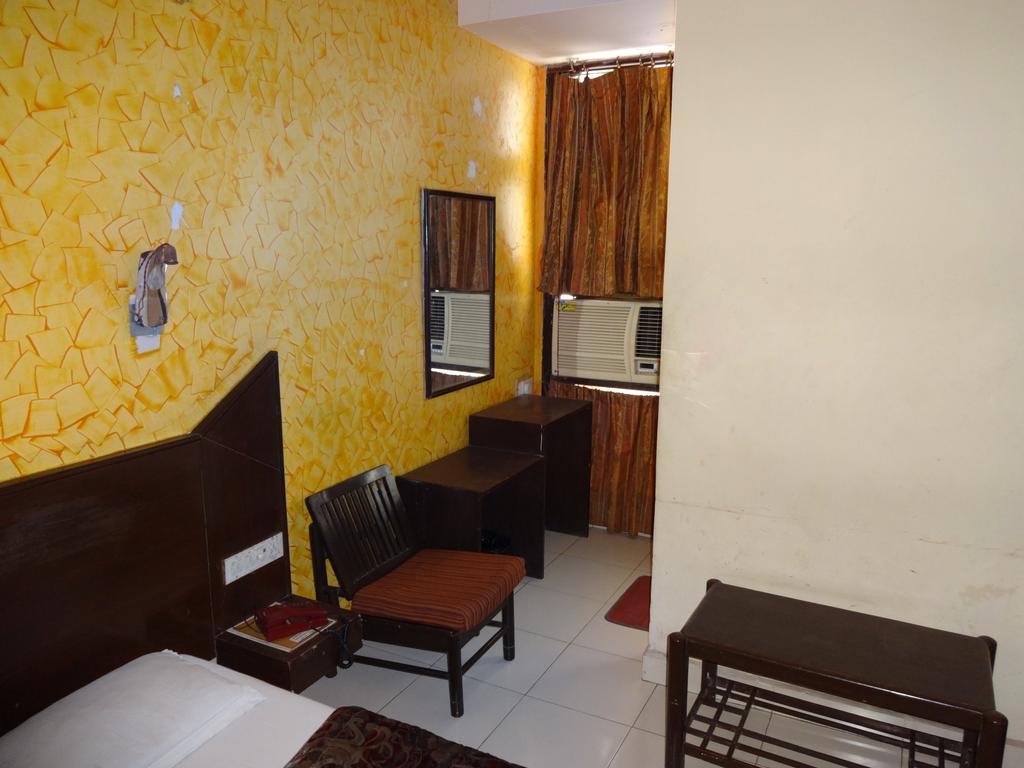 Hotel Elegant International Нью-Дели Номер фото